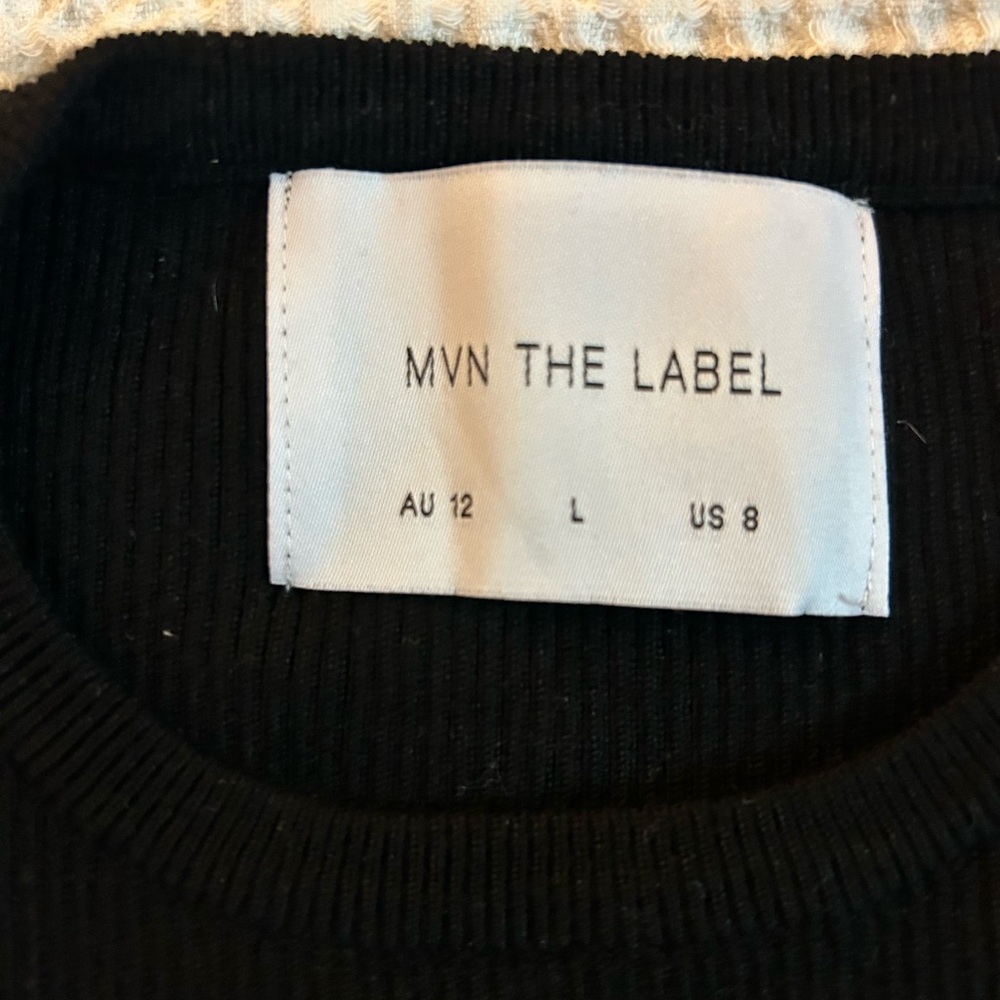 Black Ribbed Cut-Out Top - Picture 6 of 6